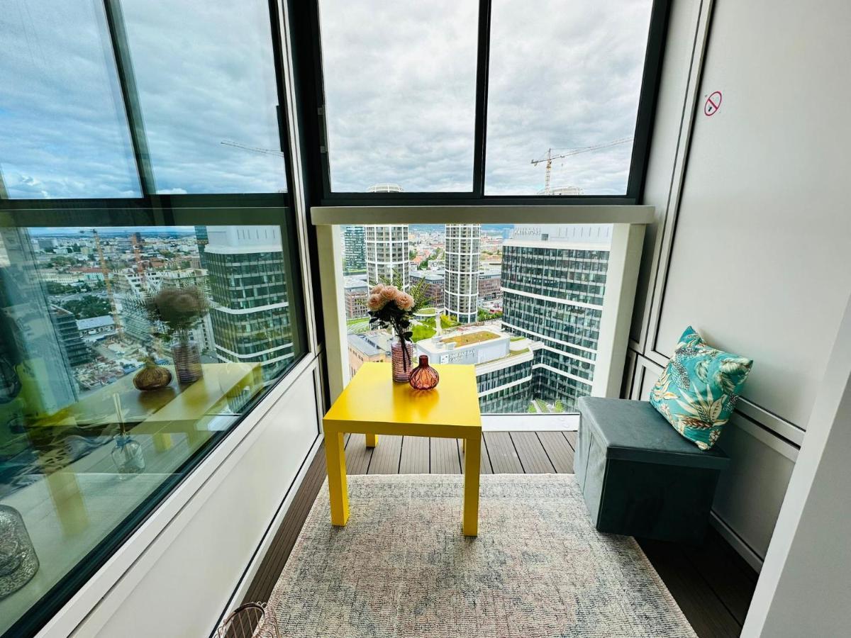 Apartments In Panorama City On 25Th Floor - Amazing View Close To Old Town Братислава Экстерьер фото