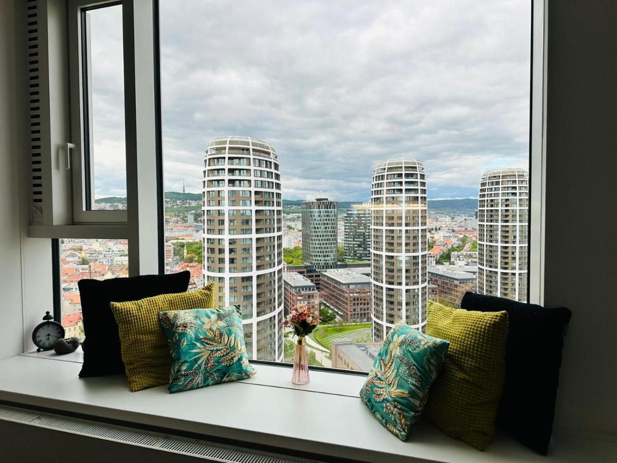 Apartments In Panorama City On 25Th Floor - Amazing View Close To Old Town Братислава Экстерьер фото